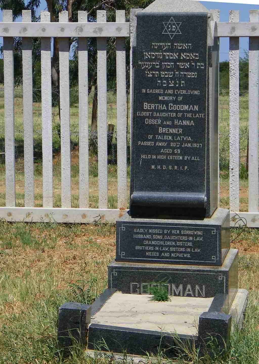 Hoopstad Goodman grave stone
